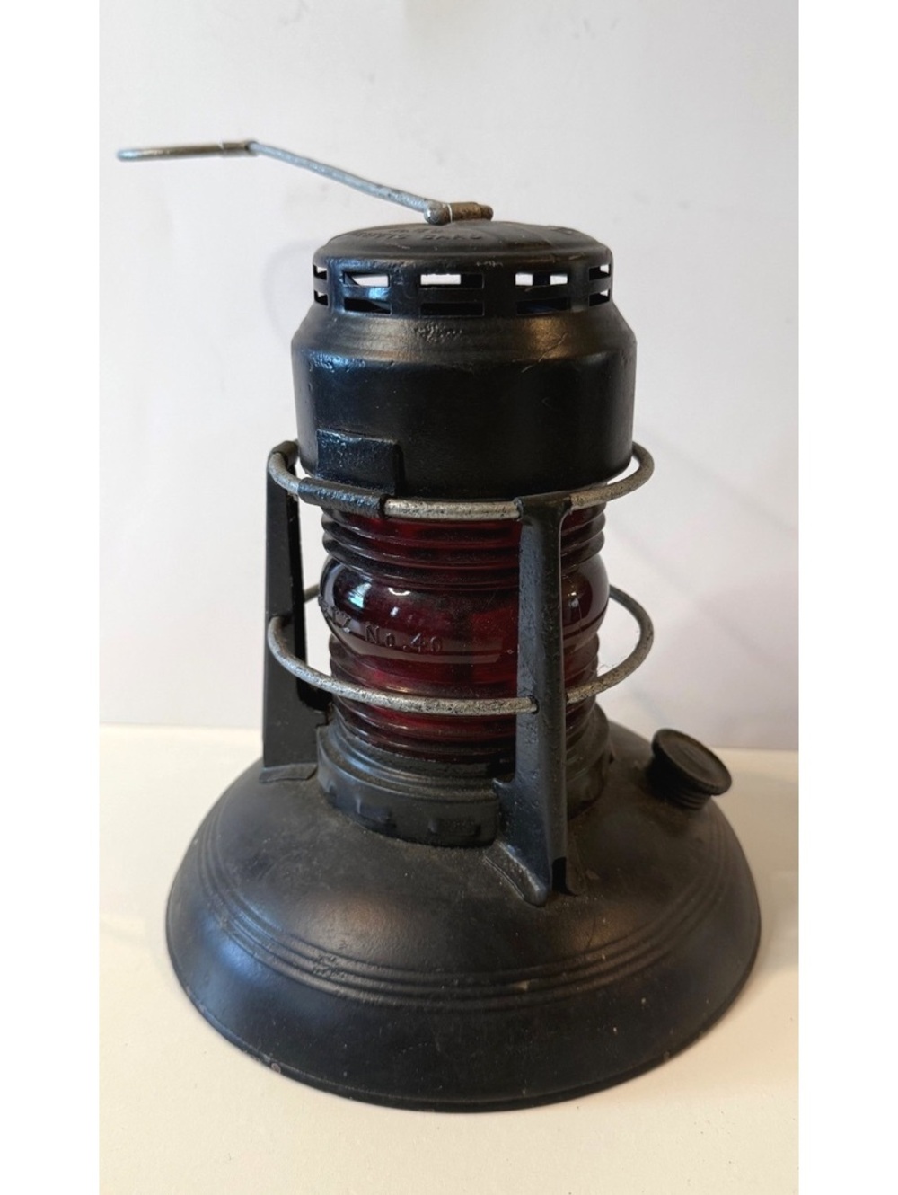 Vintage Dietz No. 40 Traffic Gard Kerosene Lantern Red Globe Syracuse NY